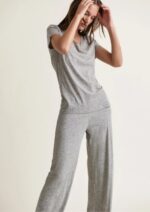 Skin- V-Neck Easy Tee