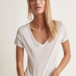 Skin- V-Neck Easy Tee