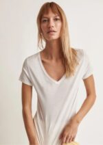 Skin- V-Neck Easy Tee