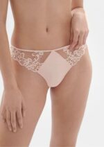 Simone Pérèle - Saga Thong