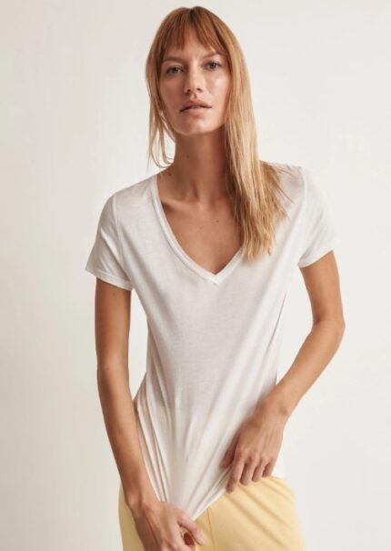 Skin- V-Neck Easy Tee