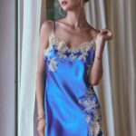 Marjolaine - Silk slip with neckline and slit adorned with beige lace