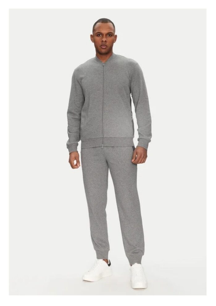 ⁦طقم رجالي سويت شيرت وبنطال خصر مطاطي من - رمادي - Emporio Armani⁩ - الصورة ⁦1⁩