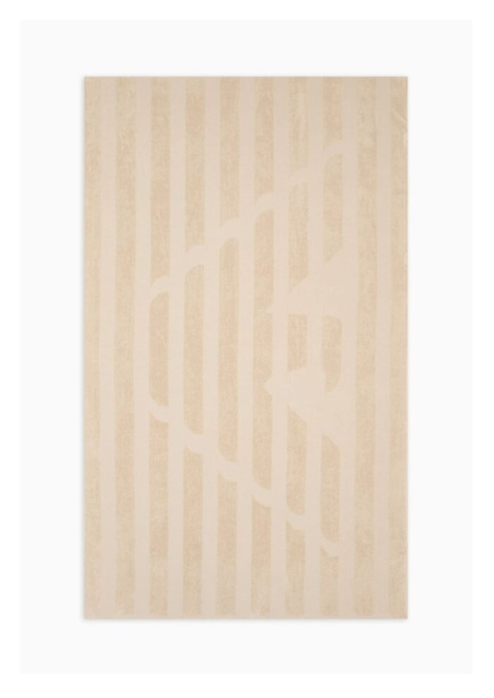 ⁦Emporio Armani - Terrycloth beach towel with oversized eagle⁩ - الصورة ⁦1⁩