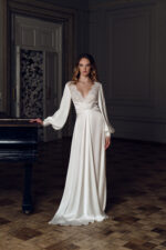 Ludmila - Long satin robe - Image 3