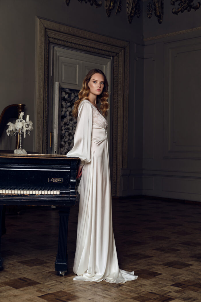Ludmila - Long satin robe - Image 2
