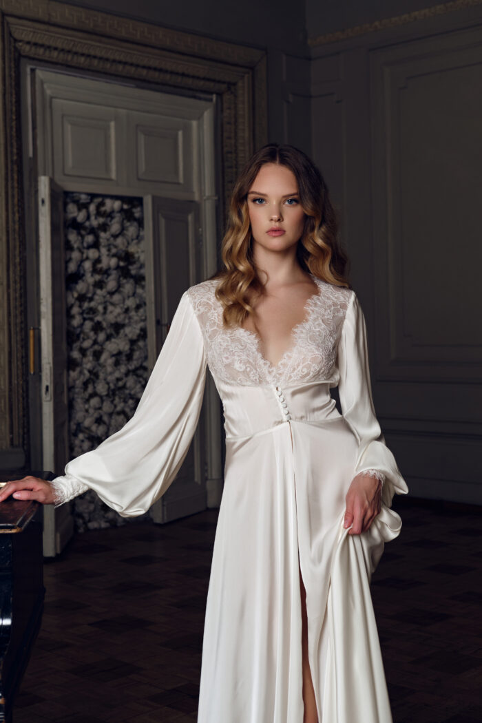 Ludmila - Long satin robe - Image 6