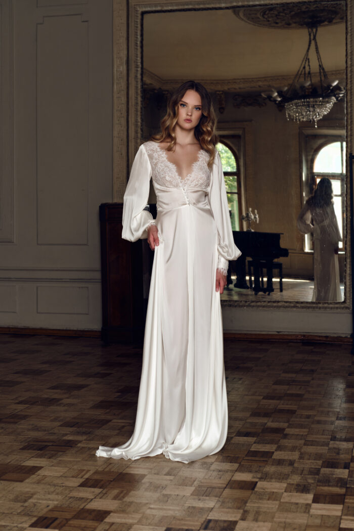 Ludmila - Long satin robe - Image 1