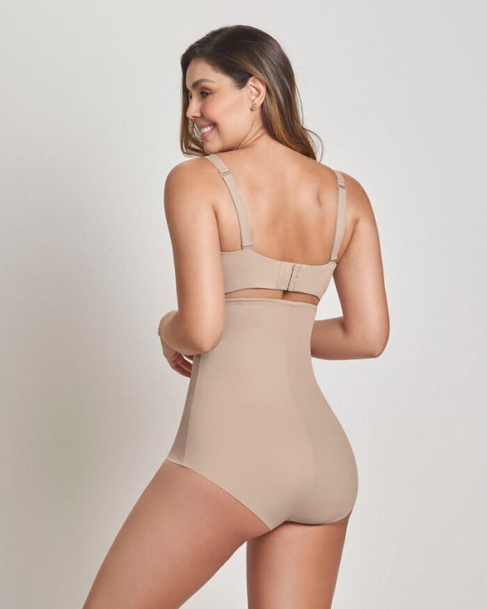 LEONISA-High-rise girdle with moderate control in the abdomen and back - Image 2